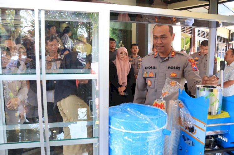 Polres Malang Kembali Salurkan Bantuan UMKM Untuk Keluarga Korban Tragedi Kanjuruhan